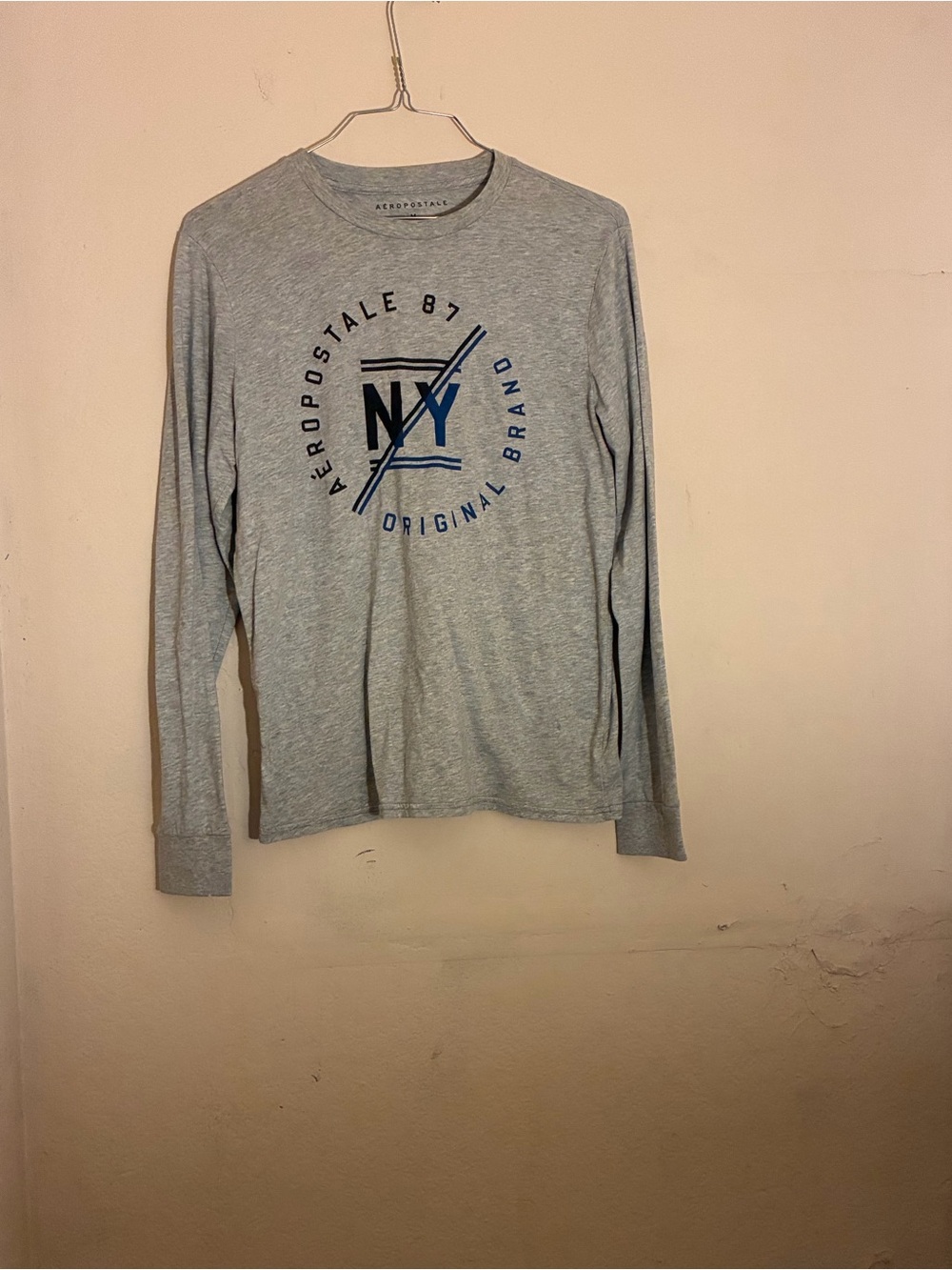 Aeropostale Men's Long Sleeve Tee - Light Gray with Navy Graphic